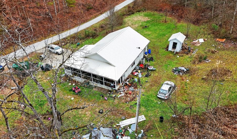 970 Coal Branch Rd, Beattyville, KY 41311 - 3 Beds, 2 Bath