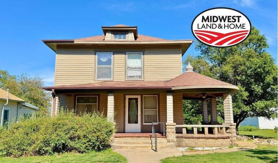 112 N Main St, Barnes, KS 66933 - 3 Beds, 2 Bath