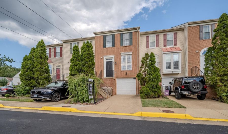 6570 OSPREY POINT Ln, Alexandria, VA 22315 - 3 Beds, 3 Bath