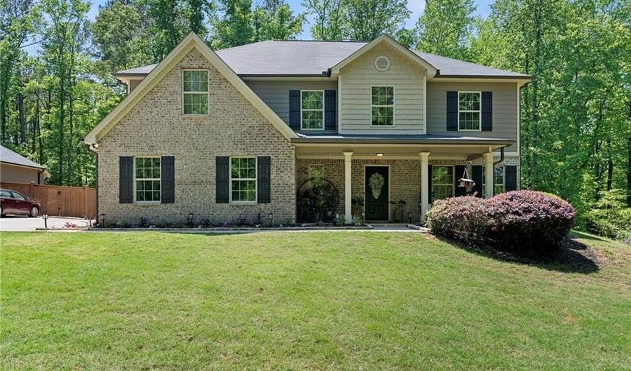 165 6th St, Auburn, GA 30011 - 4 Beds, 3 Bath