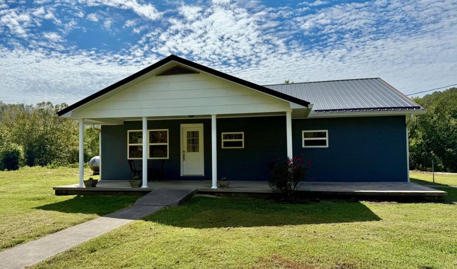 233 River Rd, Beattyville, KY 41311 - 3 Beds, 1 Bath