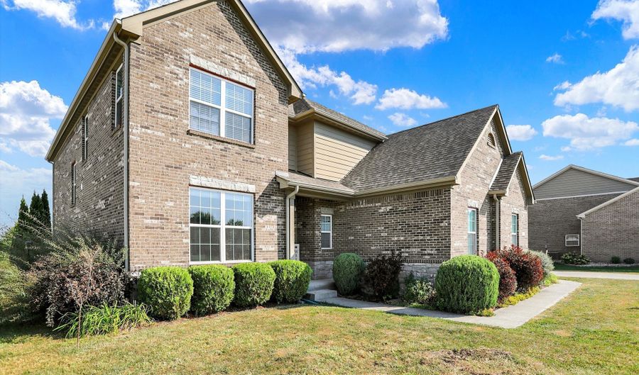 3762 Woodruff Pl, Bargersville, IN 46106 - 5 Beds, 4 Bath
