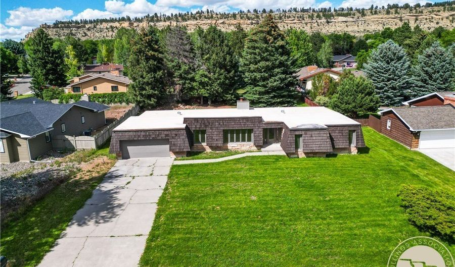 5541 Bobby Jones Blvd, Billings, MT 59106 - 4 Beds, 3 Bath