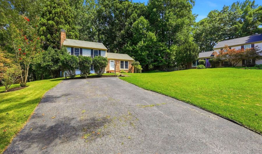 9 THREE WILLOWS Ct, Baltimore, MD 21228 - 3 Beds, 3 Bath