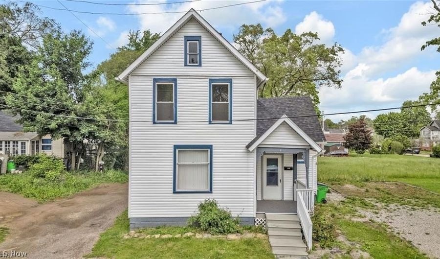 452 E Summit St, Alliance, OH 44601 - 2 Beds, 2 Bath