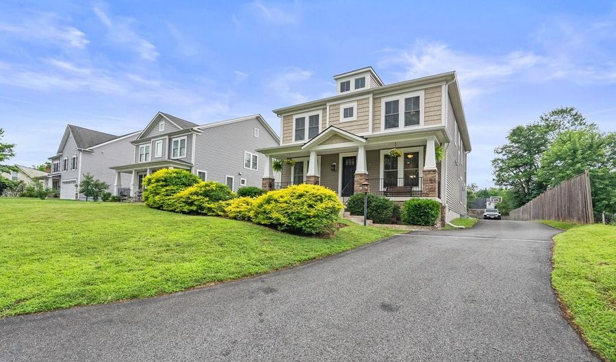 4798 VIRGINIA St, Alexandria, VA 22312 - 5 Beds, 6 Bath
