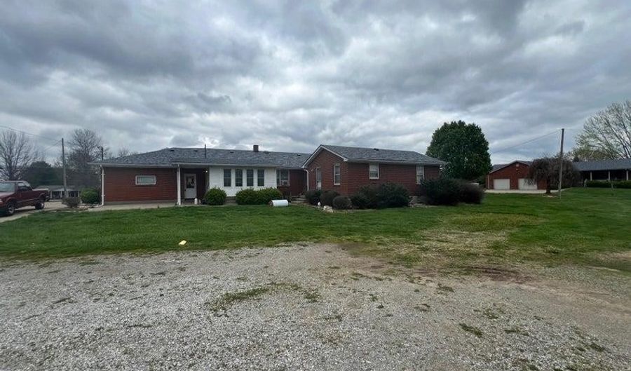 4935 Springfield Rd, Bardstown, KY 40004 - 5 Beds, 3 Bath