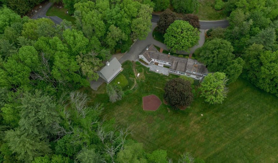 16 Storybrook Ln, Amherst, NH 03031 - 5 Beds, 5 Bath