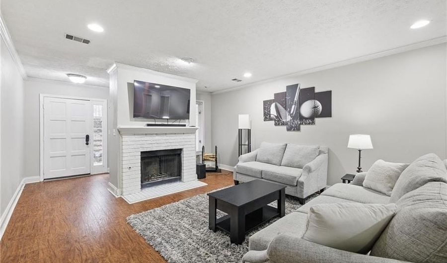 13 Normandy Ct NE, Atlanta, GA 30324 - 3 Beds, 2 Bath