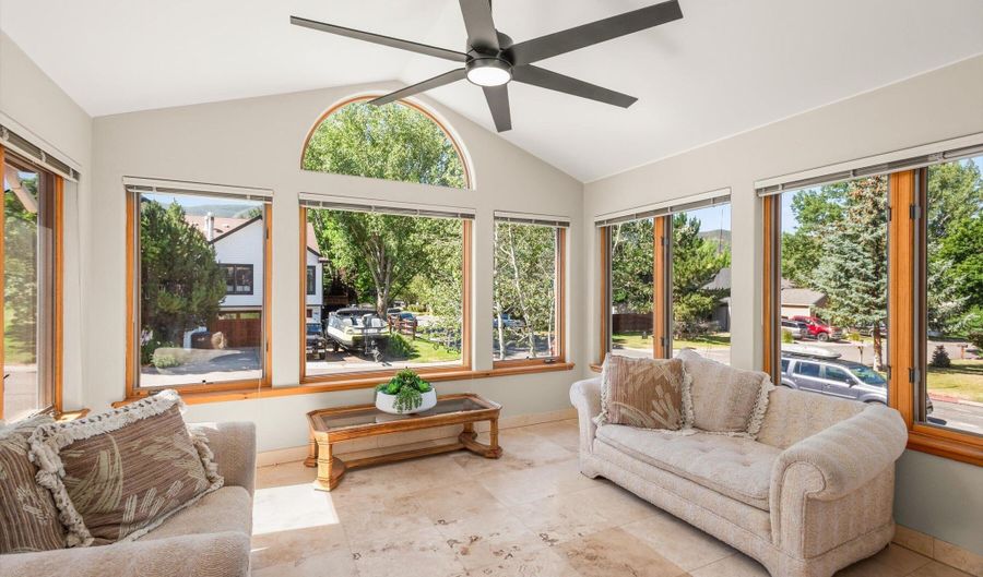 985 Lupine Cir, Basalt, CO 81621 - 4 Beds, 3 Bath