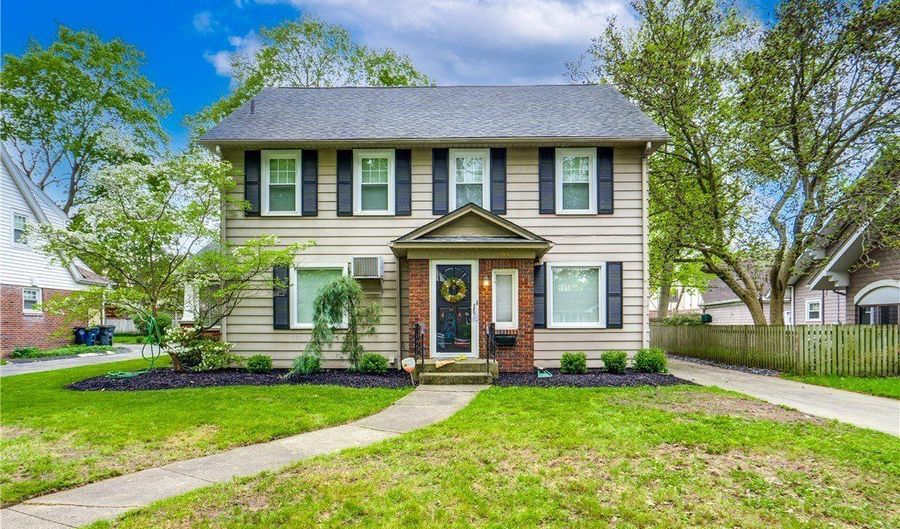 294 Sundale Rd, Akron, OH 44313 - 4 Beds, 3 Bath