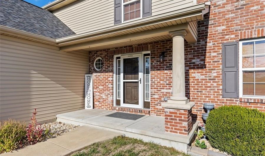 672 Berrywine Ln, Arnold, MO 63010 - 5 Beds, 4 Bath