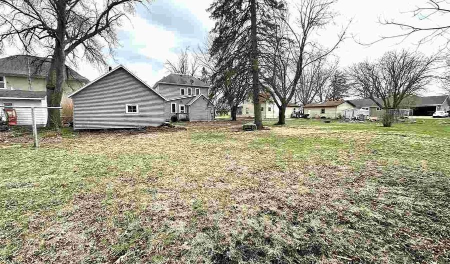 308 W Maine St, Amboy, MN 56010 - 4 Beds, 2 Bath
