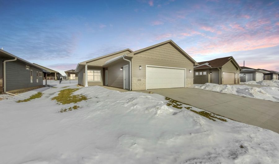 2312 E Brek St, Brandon, SD 57005 - 2 Beds, 2 Bath
