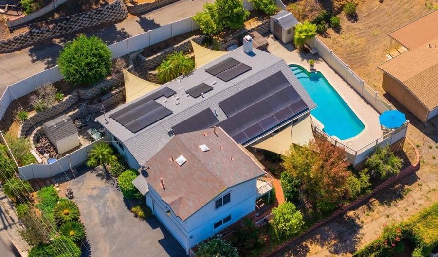 425 E Dougherty St, Fallbrook, CA 92028 - 4 Beds, 3 Bath