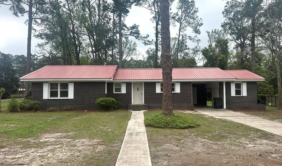 322 Magnolia Dr, Adel, GA 31620 - 3 Beds, 2 Bath