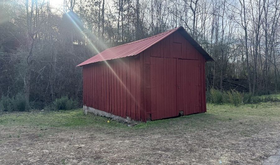 608 Big Rock Rd, Big Rock, TN 37023 - 2 Beds, 1 Bath