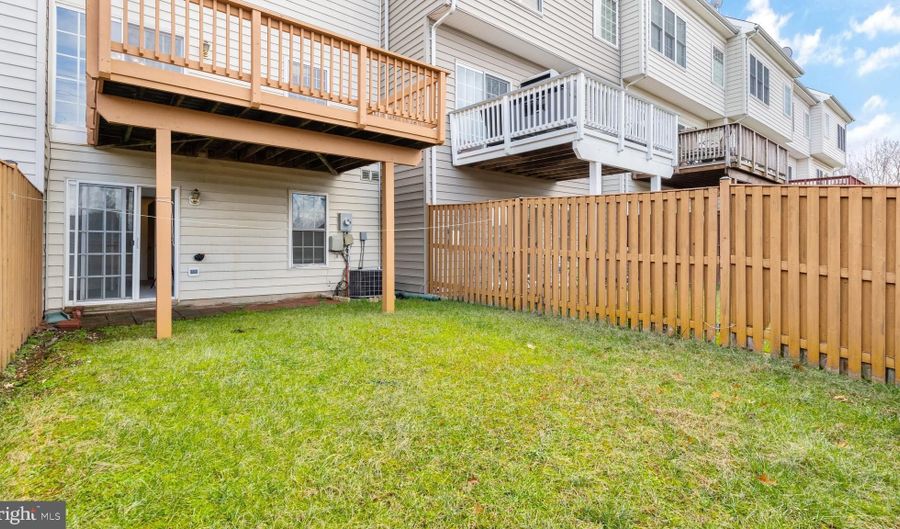 21753 LADYSLIPPER Sq, Ashburn, VA 20147 - 3 Beds, 3 Bath
