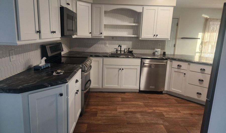 518 Poplar St, Berne, IN 46711 - 3 Beds, 2 Bath