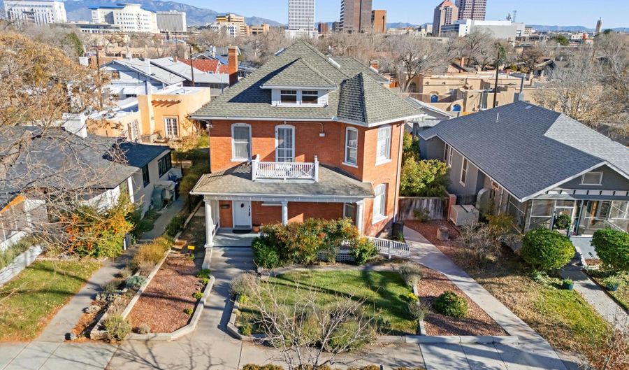 412 11th St NW, Albuquerque, NM 87102 - 3 Beds, 3 Bath