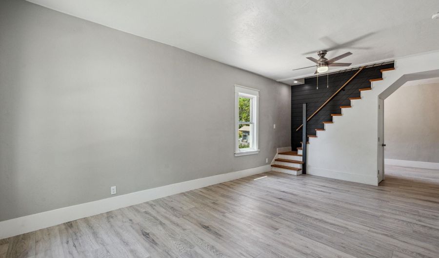 332 Arthur St, American Falls, ID 83211 - 5 Beds, 3 Bath