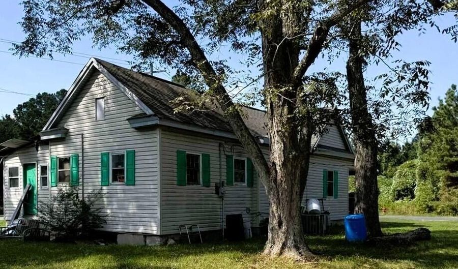 323 Railroad Ave, Branchville, SC 29432 - 3 Beds, 2 Bath