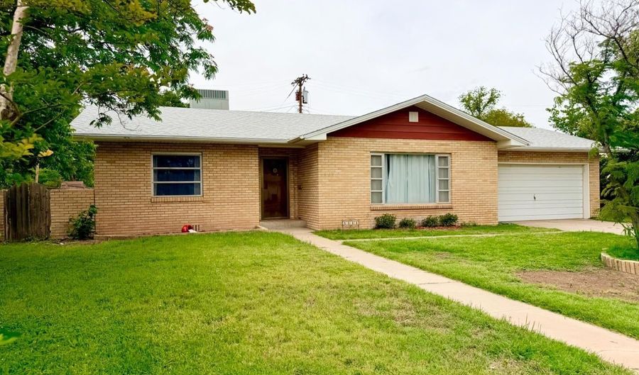 1111 N Ural St, Carlsbad, NM 88220 - 3 Beds, 2 Bath
