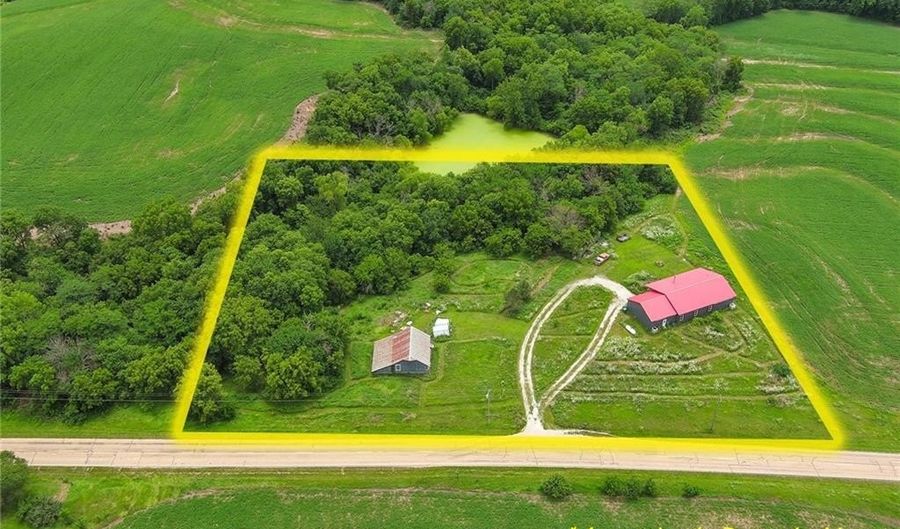 17487 Rogers Rd, Atchison, KS 66002 - 4 Beds, 3 Bath