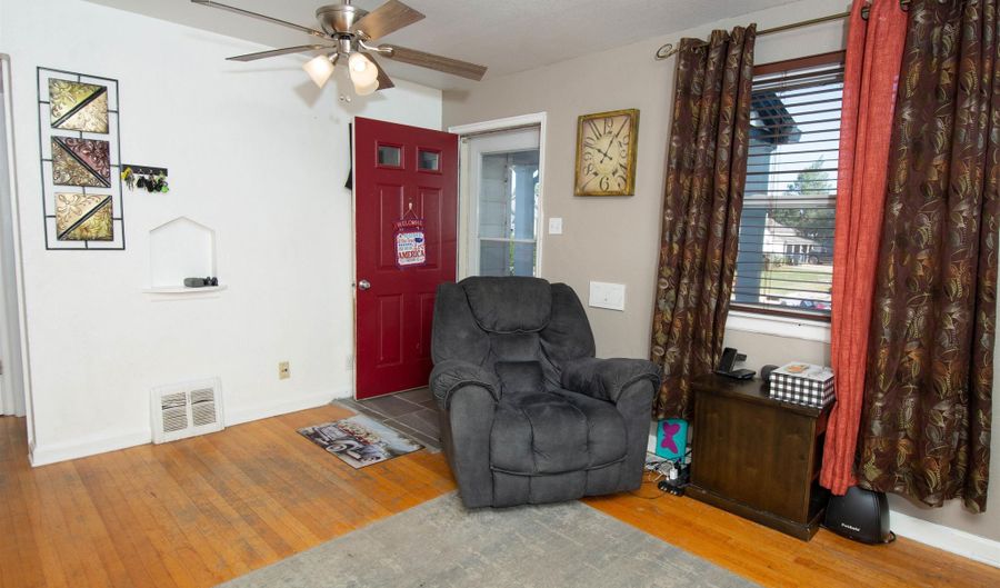 2001 E 22ND St, Cheyenne, WY 82001 - 3 Beds, 2 Bath