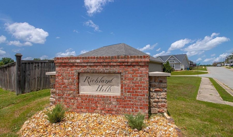 2929 GILLIS Dr, Benton, AR 72015 - 3 Beds, 2 Bath