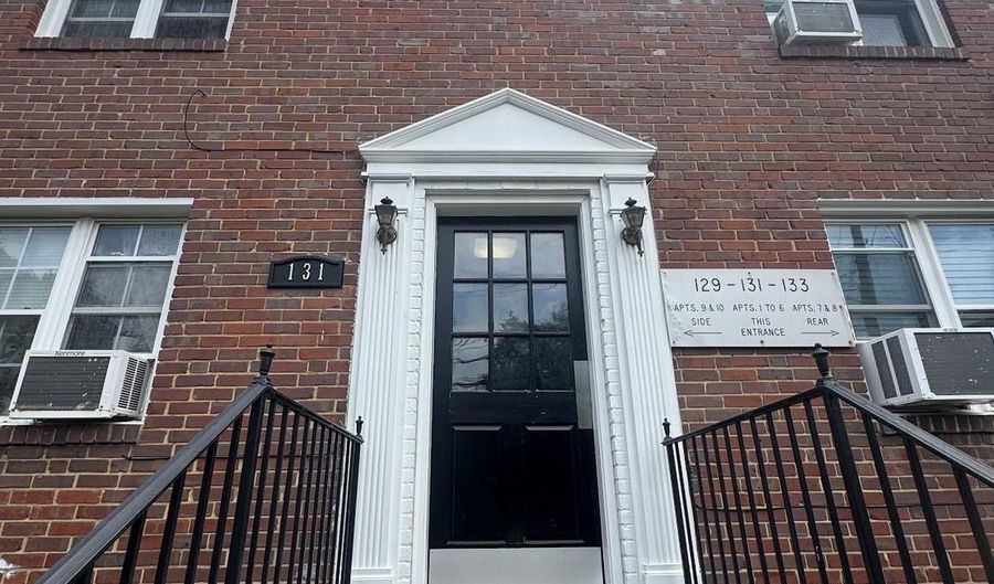 131 S COURTHOUSE Rd 2, Arlington, VA 22204 - 1 Beds, 1 Bath