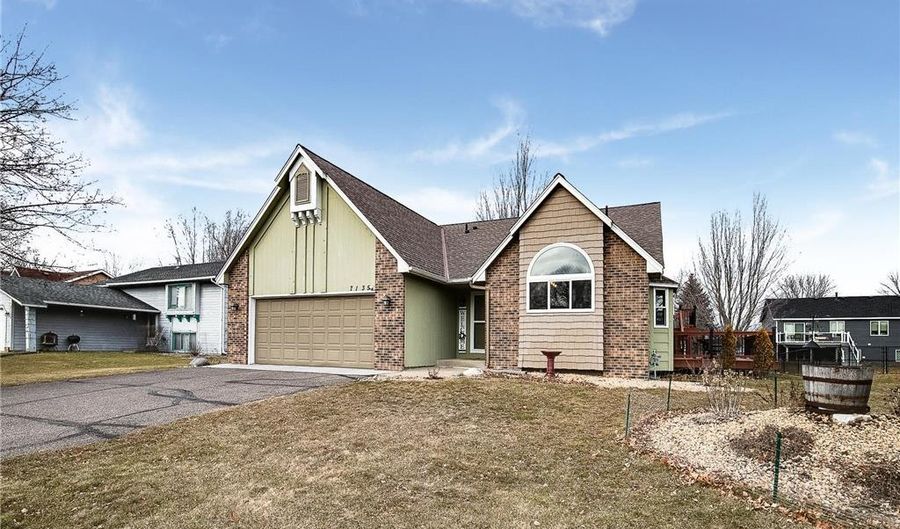 7135 Upper 157th St W, Apple Valley, MN 55124 - 3 Beds, 3 Bath