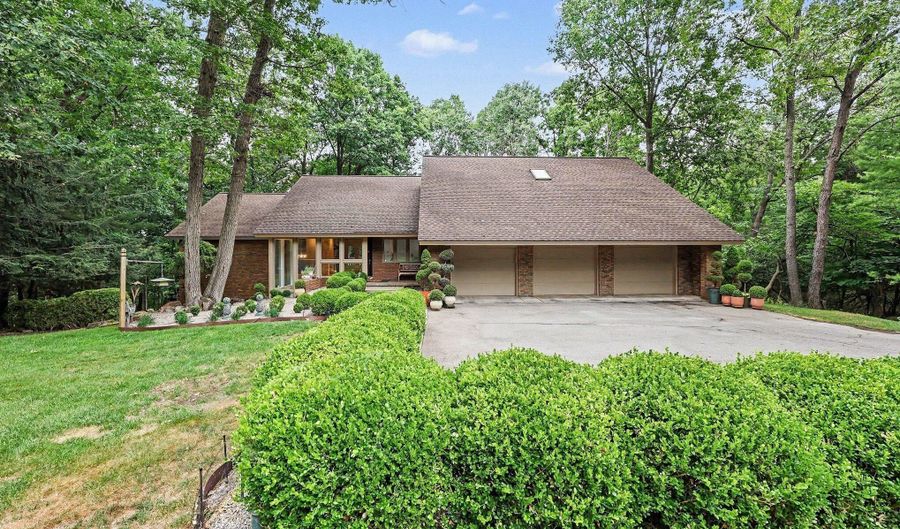 5315 Red Fox Run, Ann Arbor, MI 48105 - 5 Beds, 5 Bath