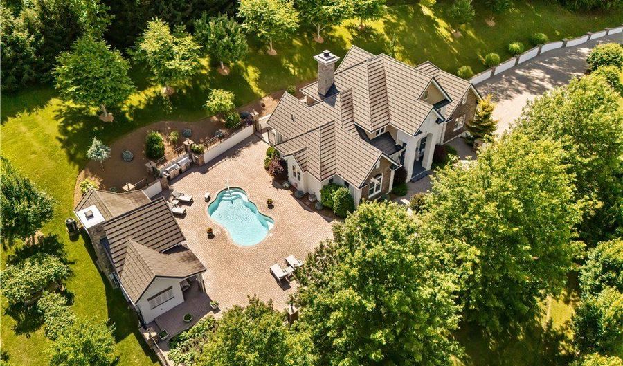 948 Little Coal River Rd, Alum Creek, WV 25003 - 5 Beds, 5 Bath