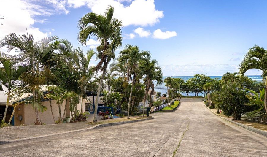 51-015 Lau Pl, Kaaawa, HI 96730 - 6 Beds, 4 Bath