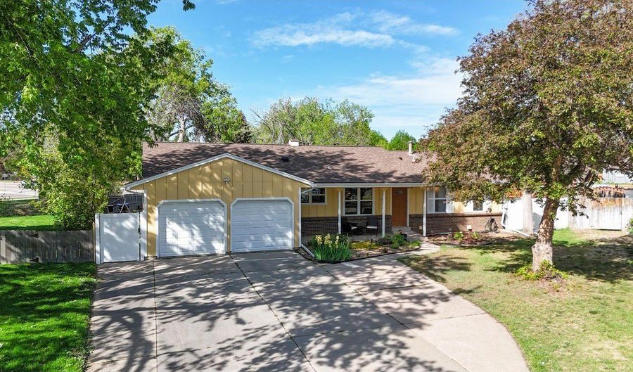 7027 Vivian Ct, Arvada, CO 80004 - 5 Beds, 3 Bath