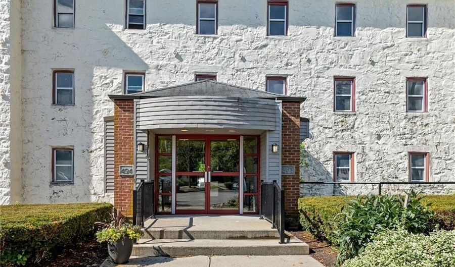 494 Woonasquatucket Ave 403, North Providence, RI 02911 - 1 Beds, 2 Bath