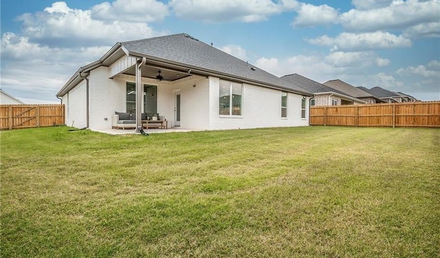 5802 Macasin Ave, Bentonville, AR 72713 - 4 Beds, 2 Bath