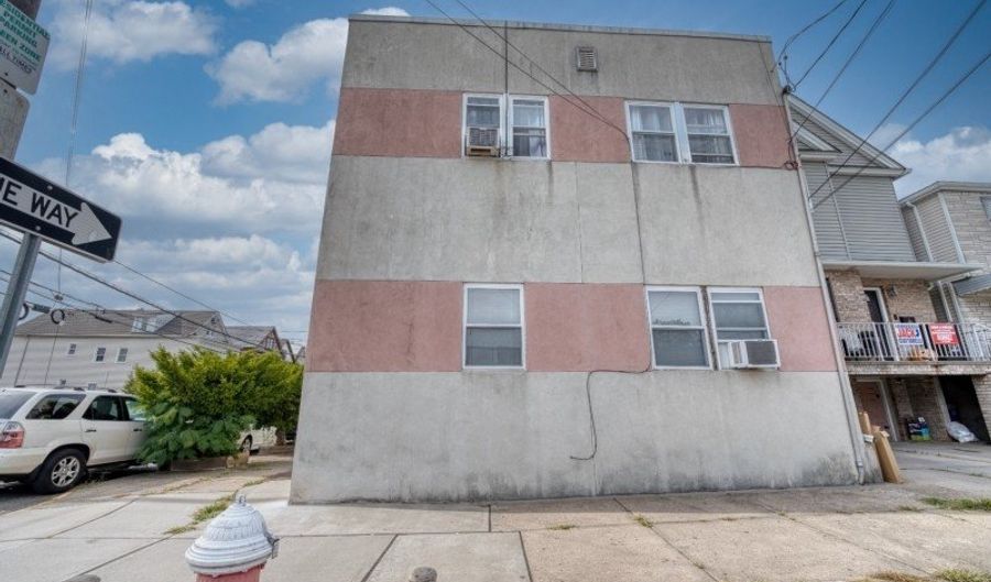 233 Avenue B, Bayonne, NJ 07002 - 7 Beds, 5 Bath