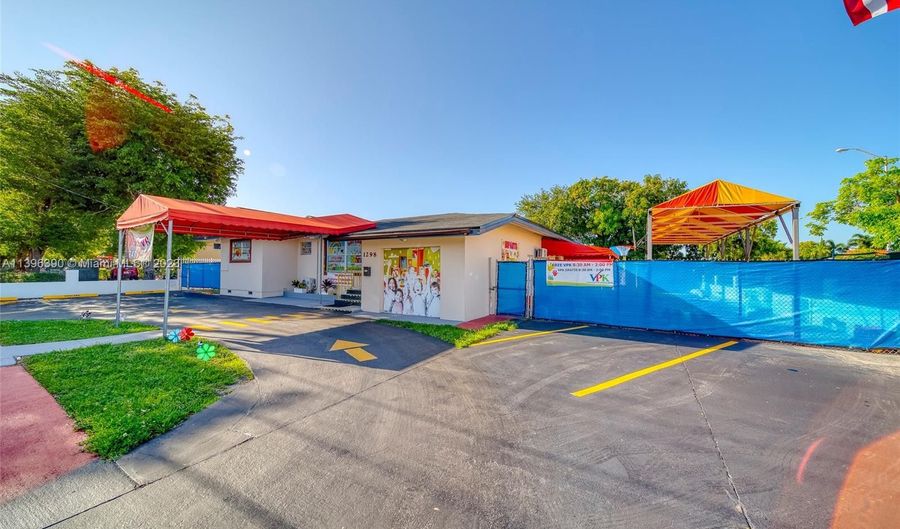 Daycare With Real Estate For Sale in Hialeah, Hialeah, FL 33012 - 0 Beds, 0 Bath