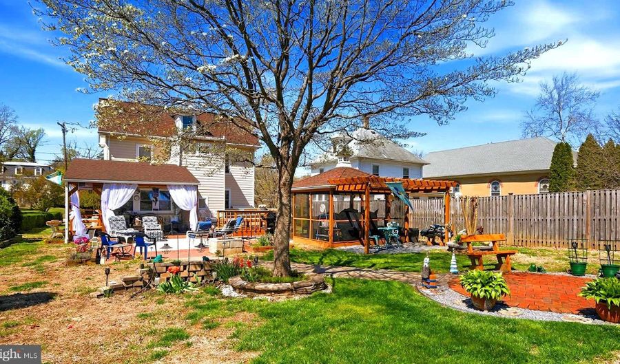 104 MAIN St, Betterton, MD 21610 - 4 Beds, 2 Bath