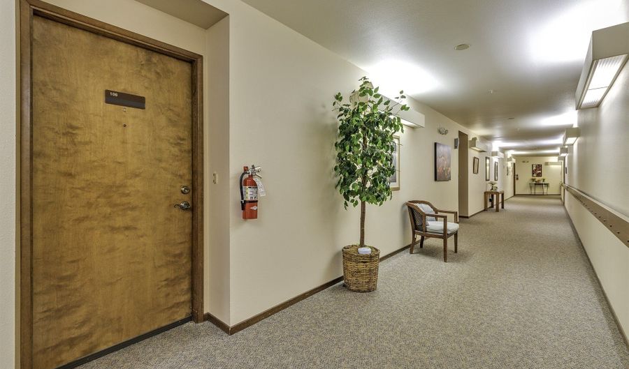 13775 SW SCHOLLS FERRY Rd 106, Beaverton, OR 97008 - 1 Beds, 1 Bath