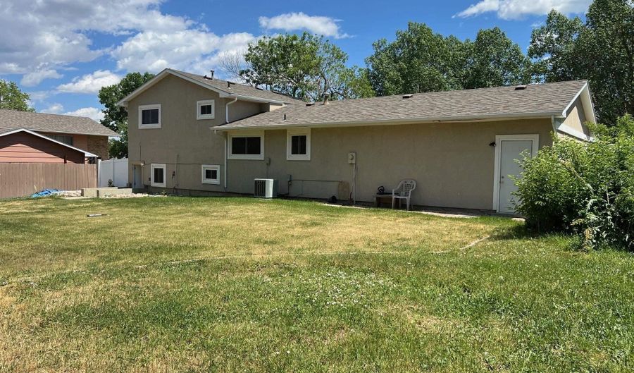 1822 Shattuck Ave, Casper, WY 82601 - 4 Beds, 2 Bath
