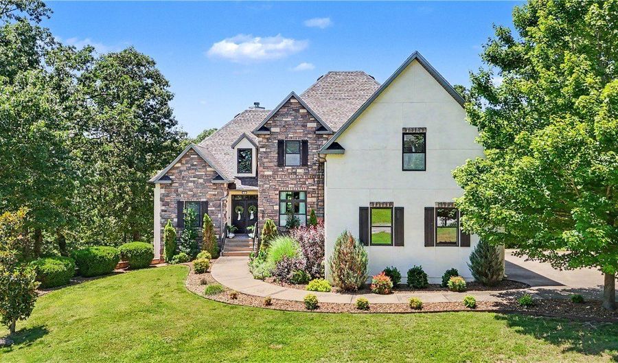 8424 Preston Trl, Bentonville, AR 72712 - 6 Beds, 4 Bath