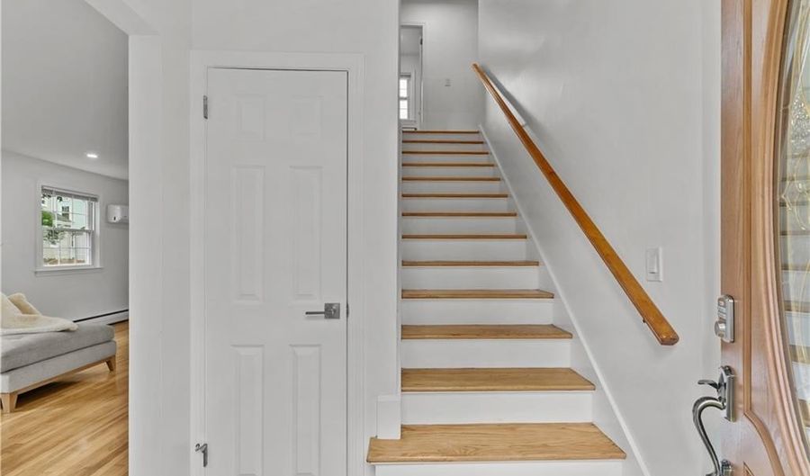 12 Granada Ter, Middletown, RI 02842 - 4 Beds, 2 Bath