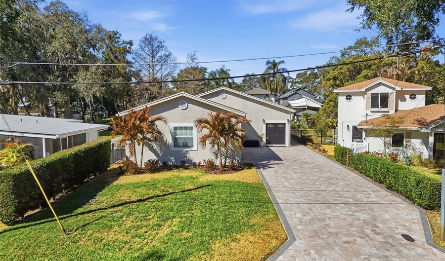 5412 PARKWAY Dr, Belle Isle, FL 32809 - 3 Beds, 3 Bath
