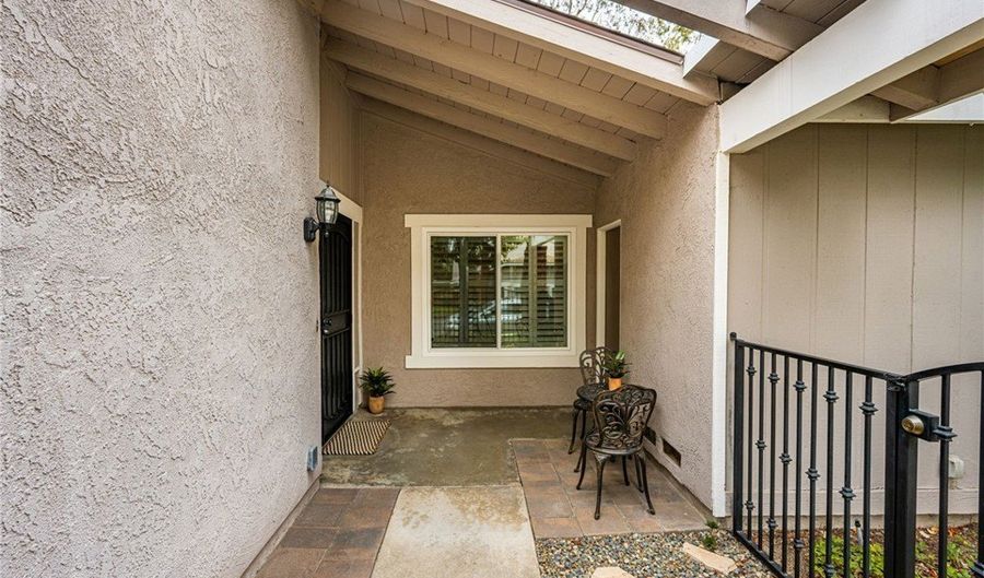 6520 E Camino, Anaheim, CA 92807 - 2 Beds, 2 Bath