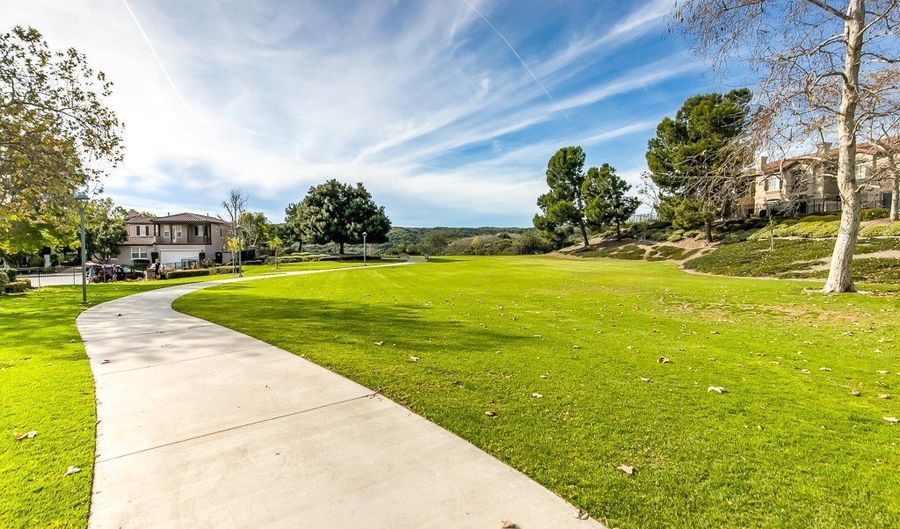 11 Lucente Ln, Aliso Viejo, CA 92656 - 2 Beds, 2 Bath