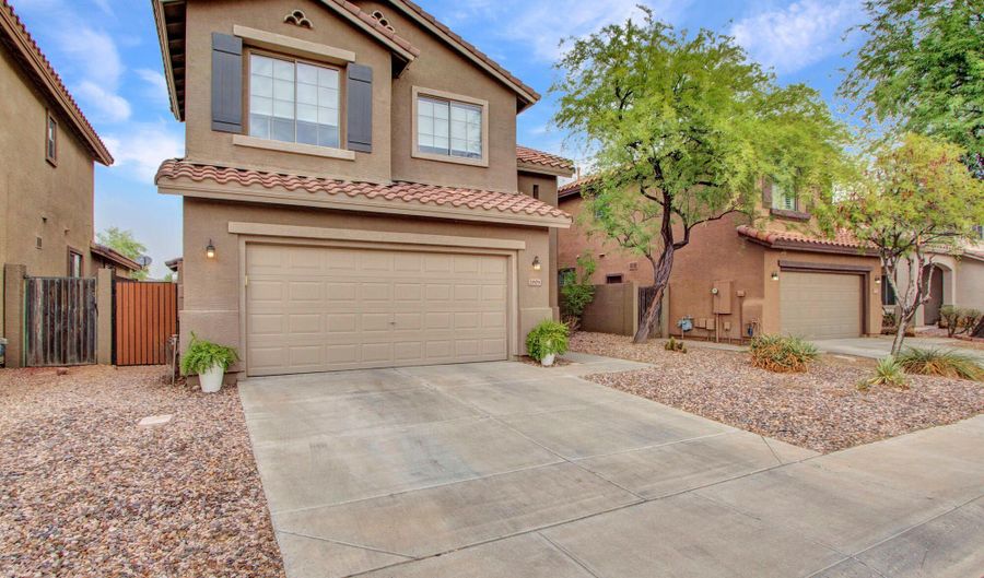 1806 W TWAIN Dr, Anthem, AZ 85086 - 4 Beds, 3 Bath