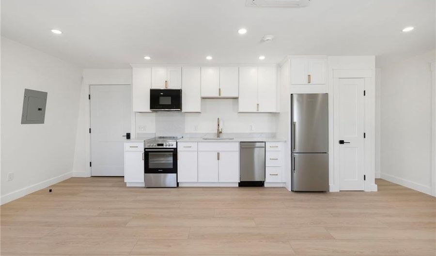 06 Melrose St 6, East Greenwich, RI 02818 - 0 Beds, 1 Bath
